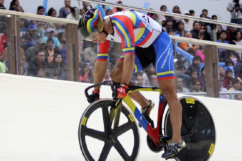 Hersony Canelón arranca participación en Copa del Mundo de Ciclismo de Pista