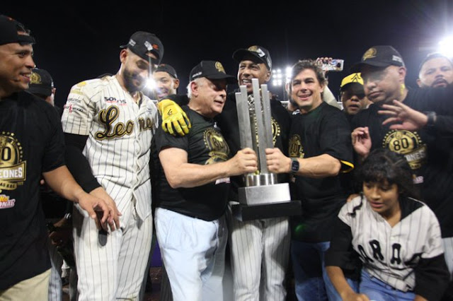 Noti- Deporte: 21 coronas para los Leones del Caracas