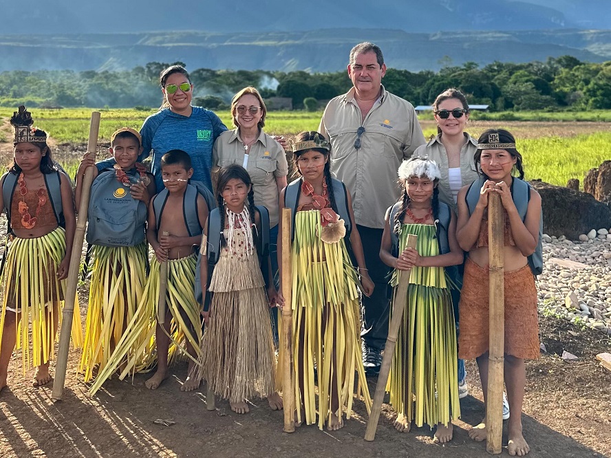 Hjalmar Jesús Gibelli Gómez | La Internacional de Seguros realizó visita solidaria a la comunidad indígena de Tuaiwatöy en Canaima