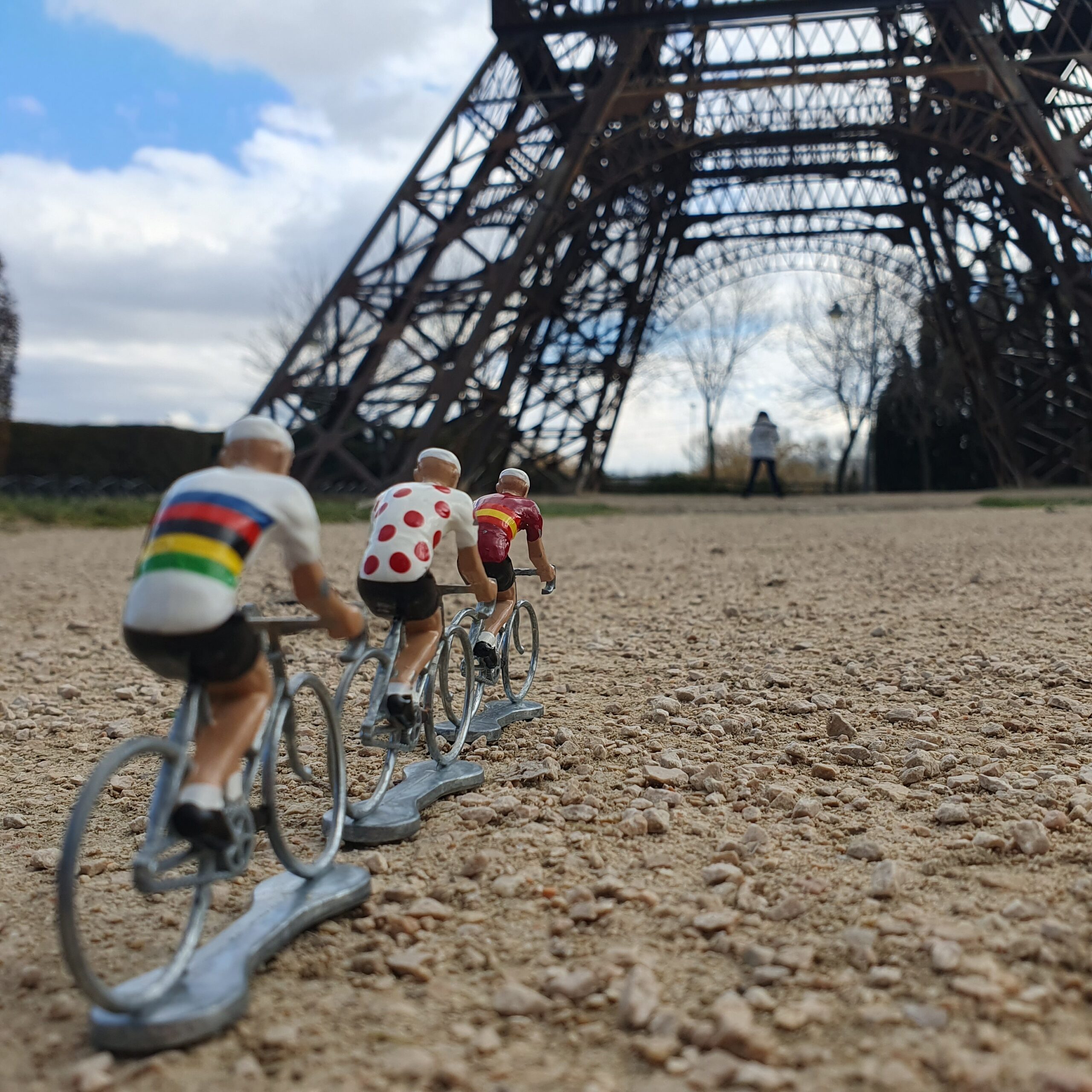 Noti- Deporte: Las figuritas ciclistas de Bernard & Eddy de las que te enamorarás al instante Noti- Deporte: Las figuritas ciclistas de Bernard & Eddy de las que te enamorarás al instante