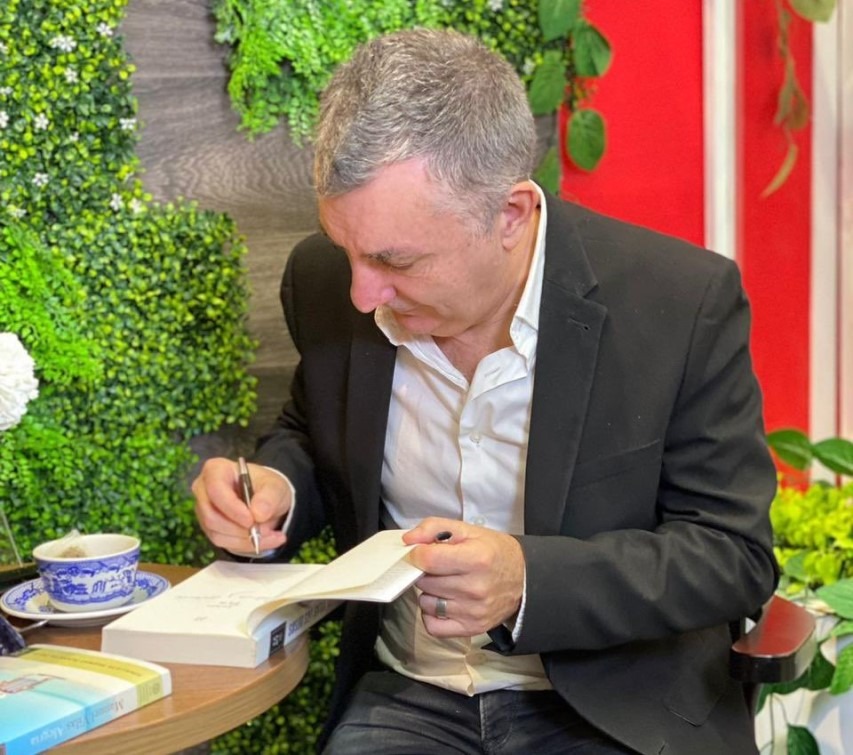 Manuel Vilas gan&oacute; el Premio Nadal 2023