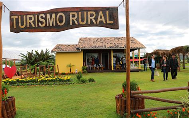 Turismo rural y cómo se puede apoyar a las comunidades locales a través del turismo