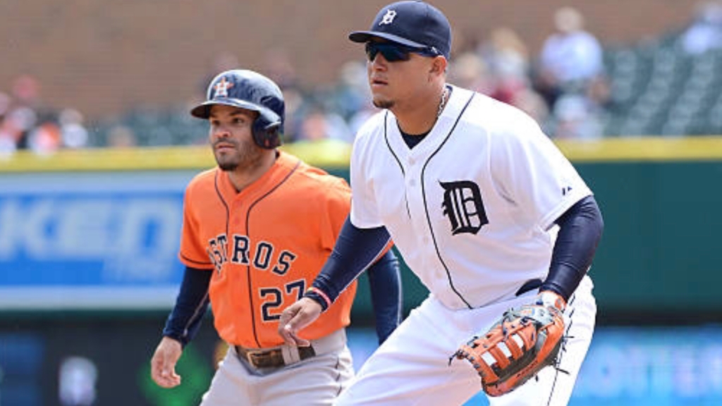 Noti- Deporte: Los Latinos Sobre 2000 Hits en la Historia de las Grandes Ligas