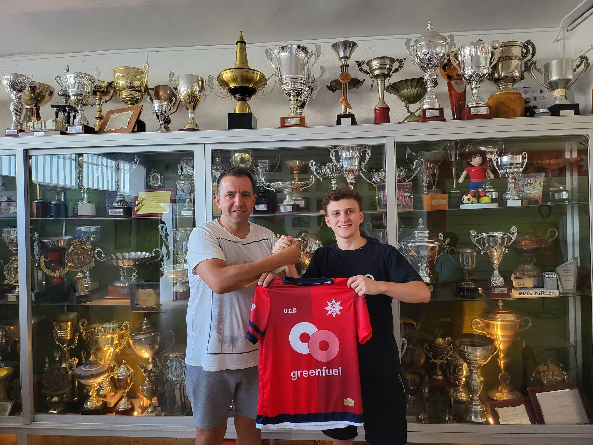 Noti- deporte: Pedrinho firma por la UC la Estrella de Extremadura, a trav&eacute;s de FutbolJobs