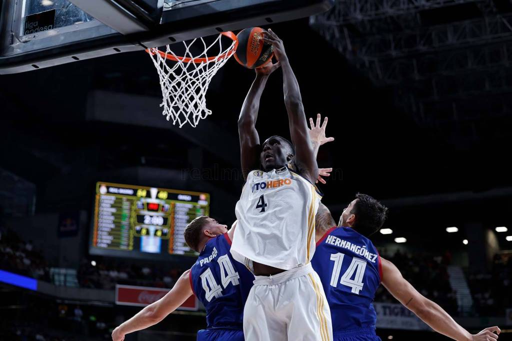 Noti- Deporte: Poirier deja grogui al nuevo Barca – Blog de Baloncesto del Real Madrid Noti- Deporte: Poirier deja grogui al nuevo Barca – Blog de Baloncesto del Real Madrid
