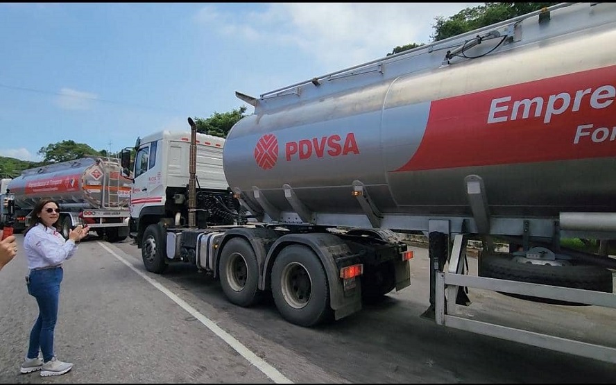Juan Carlos D&iacute;az Socorro | 5 unidades de transporte de combustible son asignadas por PDVSA al Estado Sucre