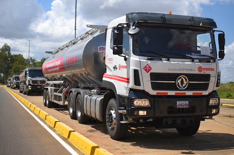 Juan Carlos D&iacute;az Socorro | PDVSA asigna 15 unidades de transporte de combustible en el estado Bol&iacute;var