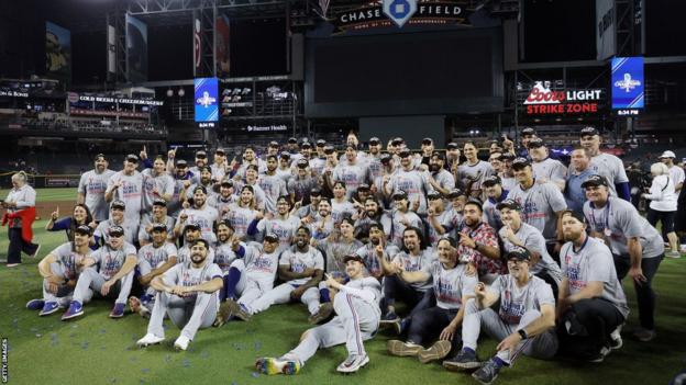 Noti- Deporte: Texas por fin es campe&oacute;n de la Serie Mundial