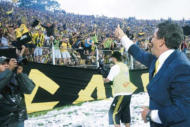 Cinco d&eacute;cadas de pura pasi&oacute;n aurinegra