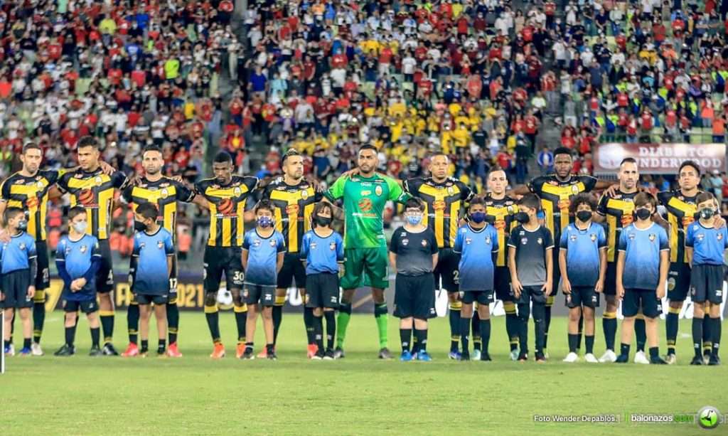 Cinco d&eacute;cadas de pura pasi&oacute;n aurinegra