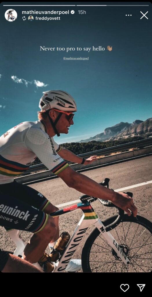 Noti- Deporte: &iquest;Est&aacute; el saludo ciclista en peligro de extinci&oacute;n?