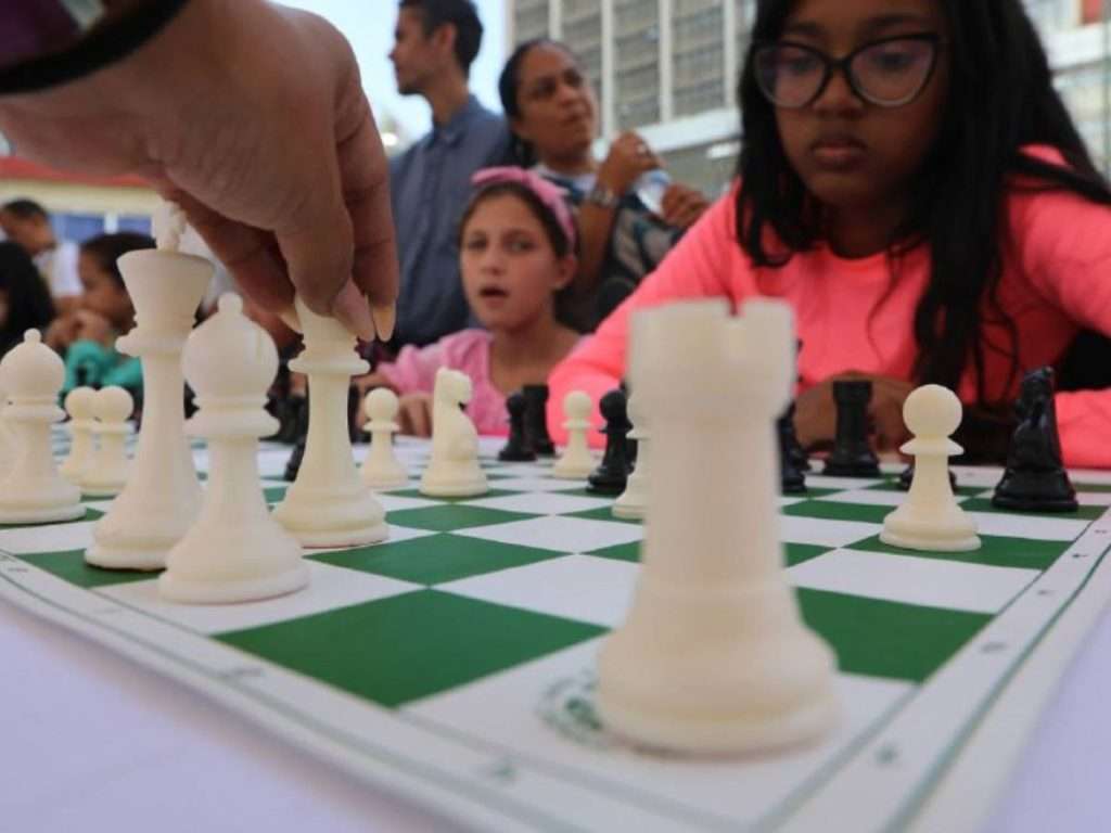 Gran Simult&aacute;nea de Ajedrez Venezuela Mujer enaltece el deporte femenino