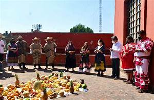 Plaza y Arte: Tres Espacios Simultáneos para la Creatividad y las Artesanías en la Ciudad Plaza y Arte: Tres Espacios Simultáneos para la Creatividad y las Artesanías en la Ciudad