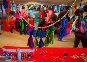 Plaza y Arte: Tres Espacios Simultáneos para la Creatividad y las Artesanías en la Ciudad Plaza y Arte: Tres Espacios Simultáneos para la Creatividad y las Artesanías en la Ciudad