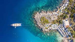 Descubre los Destinos M&aacute;s Populares para Practicar Turismo Acu&aacute;tico en el Medio Oriente&nbsp;