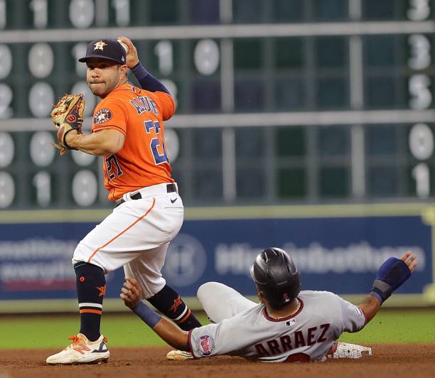 Noti- Deporte: Los Latinos y los .300 de Promedio de Por Vida en las Grandes Ligas