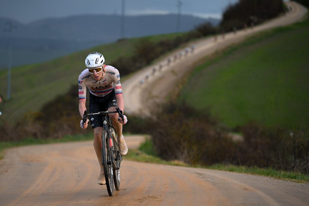 Noti- Deporte: Tadej Pogacar es el verdadero monumento del ciclismo