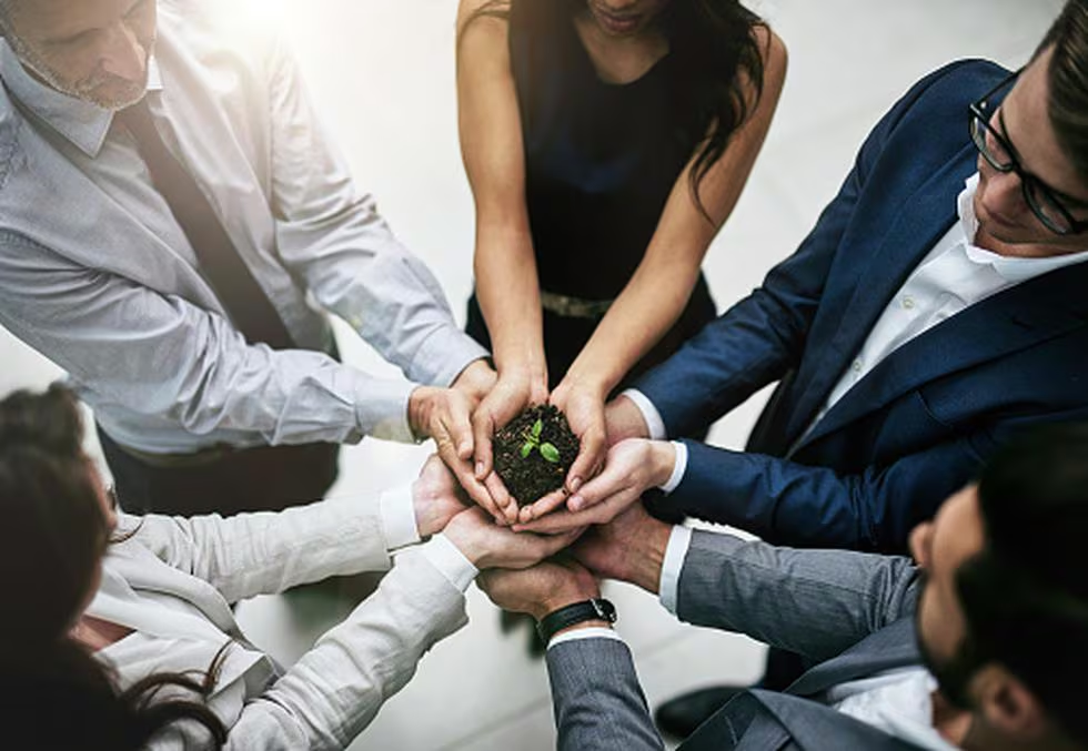Oportunidades y desaf&iacute;os del emprendimiento social y sostenible: Innovando para un futuro sostenible&nbsp;