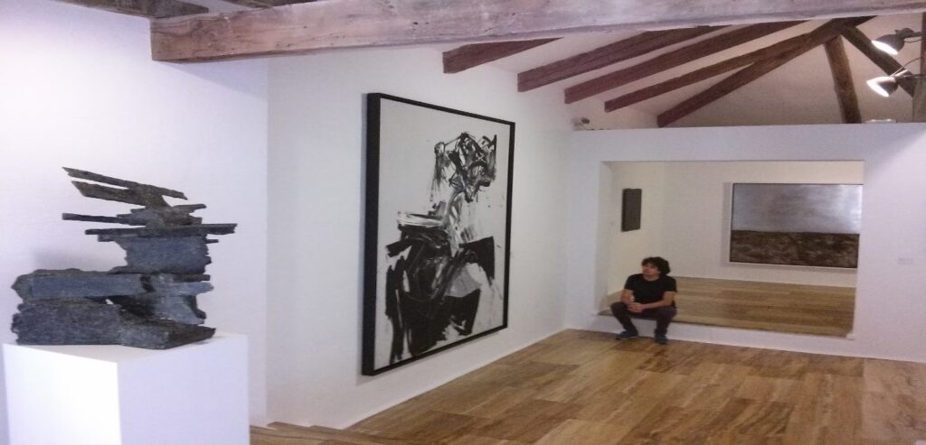 Juan Fernando Serrano Ponce | Explorando la Parte del Museo de Arte Abstracto de Cuenca en Madrid: Un Viaje a la Vanguardia Creativa Juan Fernando Serrano Ponce | Explorando la Parte del Museo de Arte Abstracto de Cuenca en Madrid: Un Viaje a la Vanguardia Creativa