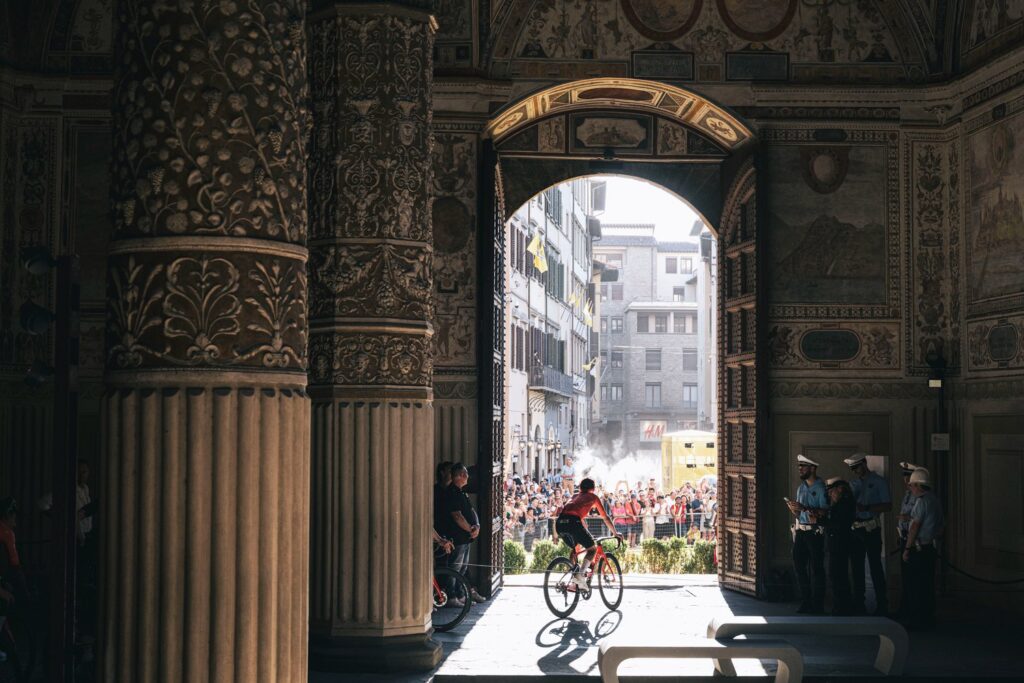 Noti- Deporte: Florencia y el Tour: cuando la belleza se al&iacute;a con la belleza