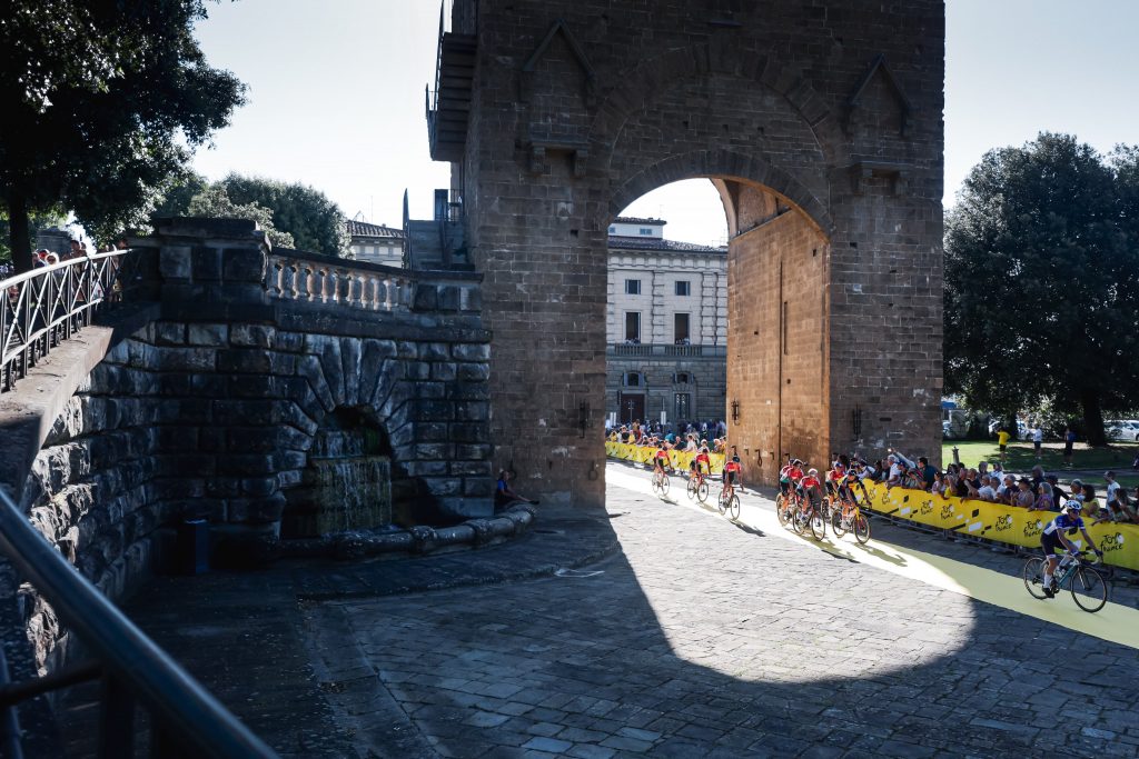 Noti- Deporte: Florencia y el Tour: cuando la belleza se al&iacute;a con la belleza