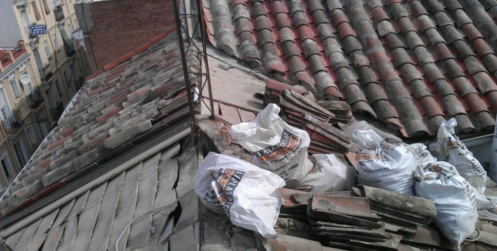 La Importancia de la Reparación de Fachadas y Cubiertas: Un Enfoque Integral para el Mantenimiento de Edificios La Importancia de la Reparación de Fachadas y Cubiertas: Un Enfoque Integral para el Mantenimiento de Edificios