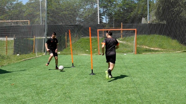 Noti- deporte: Cómo jugar al primer toque en fútbol (Ejercicios para mejorar)