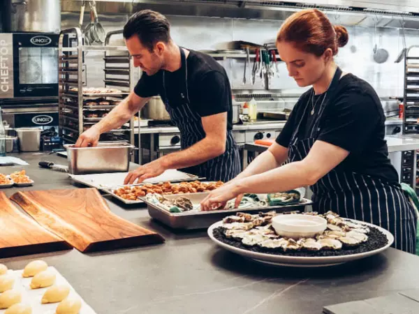 M&aacute;s que un Delantal: La Diferencia entre un Gastr&oacute;nomo y un Cocinero