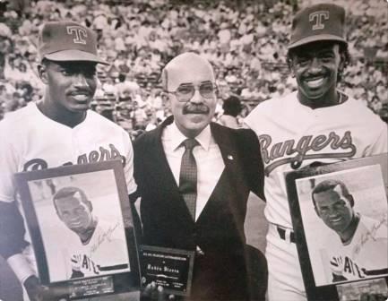 Noti- Deporte: El Premio Roberto Clemente Original en las Grandes Ligas