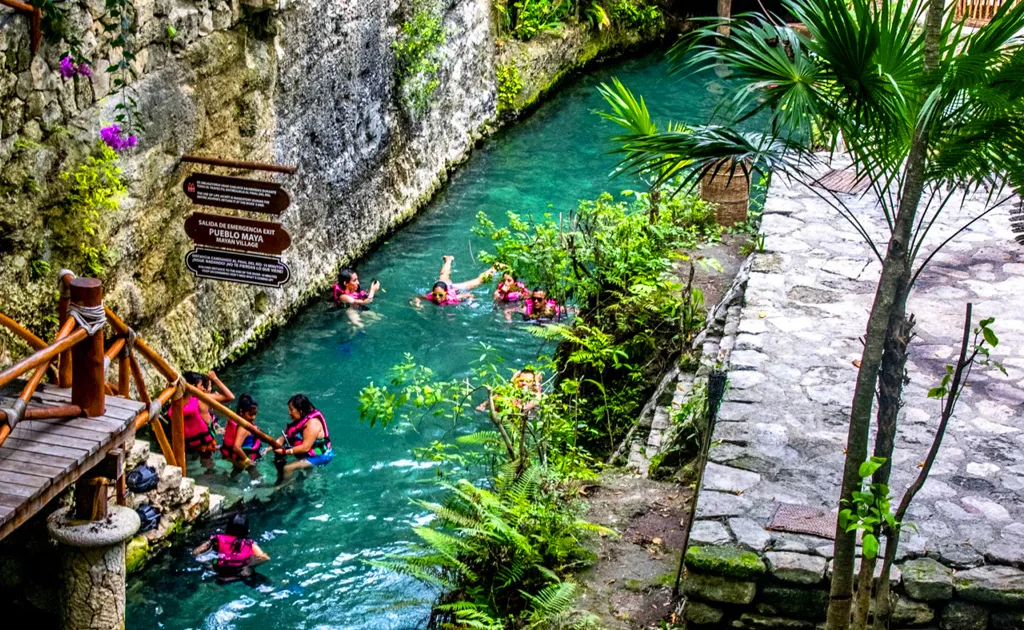 Parques Tem&aacute;ticos y su Rol en el Turismo Regional