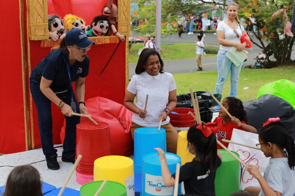 Parques Tem&aacute;ticos y su Rol en el Turismo Regional