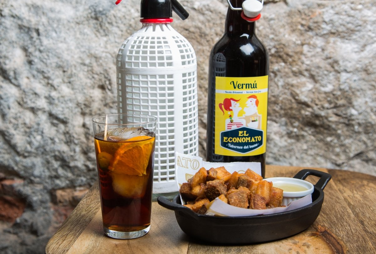 Metropolitan Distribuitors | Explorando los Or&iacute;genes y la Evoluci&oacute;n del Vermut: Una Mirada Profunda a una Tradici&oacute;n Centenaria
