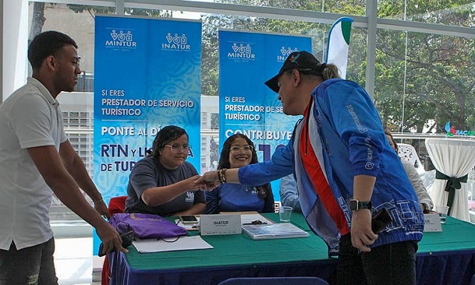 Williams Rivas | Realizada con éxito jornada de Formalización para proveedores turísticos de Caracas