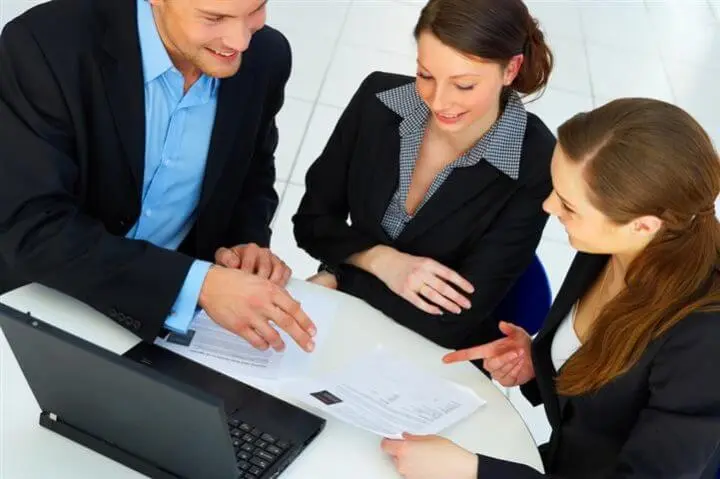 Beneficios de Contratar un Asesor de Negocios para tu Empresa