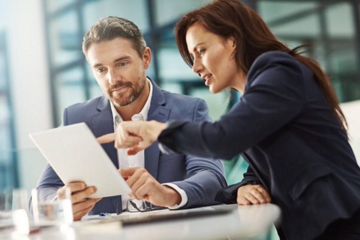 Beneficios de Contratar un Asesor de Negocios para tu Empresa