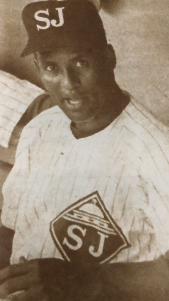 Noti- Deporte: Roberto Clemente es Cangrejeros de Santurce y Senadores de San Juan&nbsp;