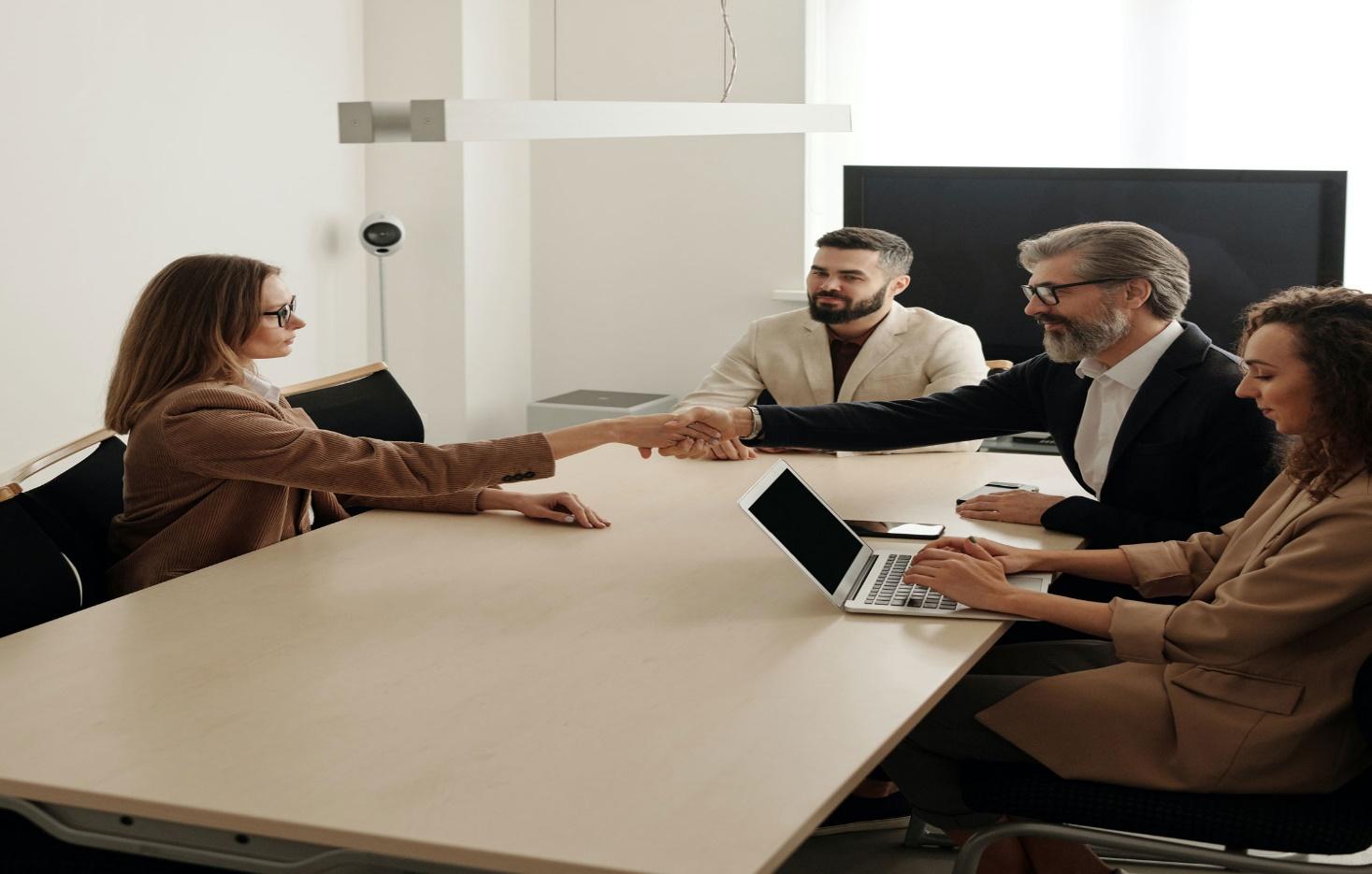 5 beneficios de Contratar una Asesoría de Negocios para una Empresa Emergente 5 beneficios de Contratar una Asesoría de Negocios para una Empresa Emergente