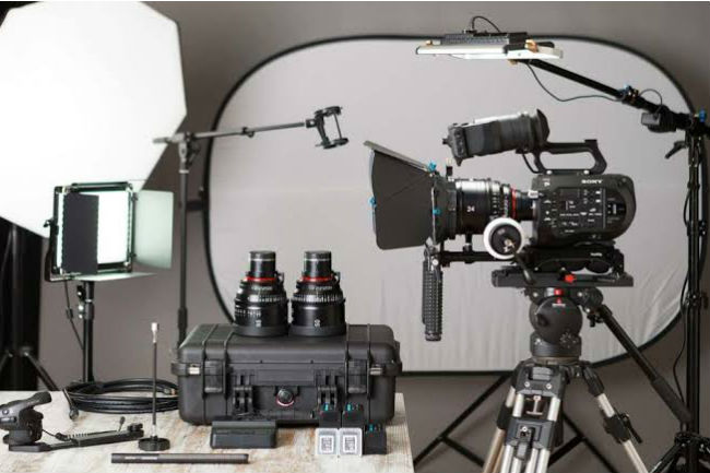 C&oacute;mo se Integran las Artes Visuales en la Producci&oacute;n de Cine