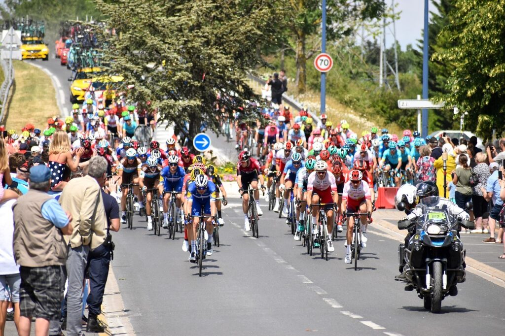 Noti- Deporte: El 2025 en el ciclismo: favoritos y expectativas en las tres grandes rondas Noti- Deporte: El 2025 en el ciclismo: favoritos y expectativas en las tres grandes rondas