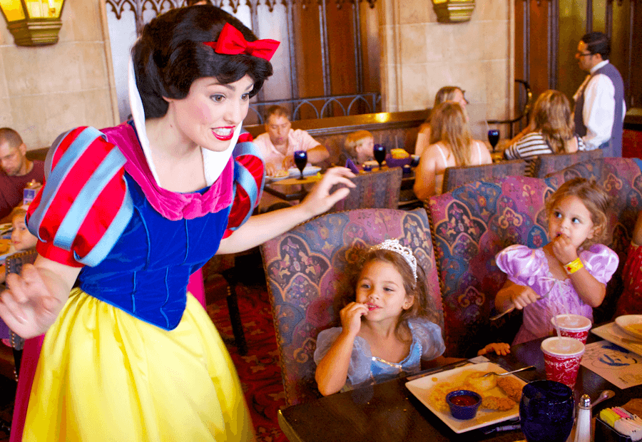 Comidas M&aacute;s Ic&oacute;nicas de Disney: Un Viaje Gastron&oacute;mico M&aacute;gico