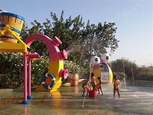 Evenpro park: C&oacute;mo se Integran las Atracciones Mec&aacute;nicas con los Espect&aacute;culos en un Parque Tem&aacute;tico