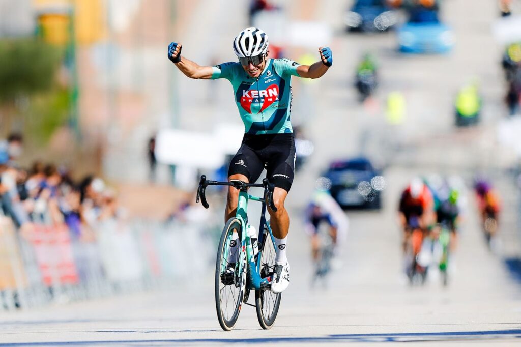 Noti- Deporte: Kern Pharma lo vuelve a hacer: Uriarte gana en Andalucía Noti- Deporte: Kern Pharma lo vuelve a hacer: Uriarte gana en Andalucía