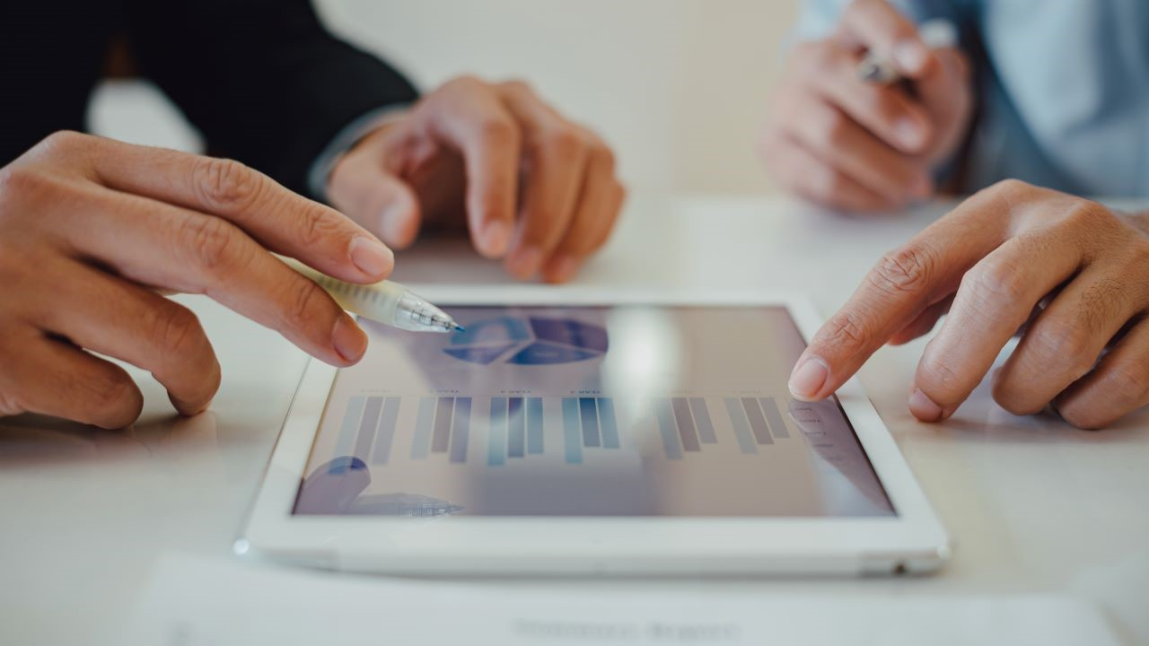 Oswaldo Karam Macia | Cómo Llevar las Finanzas de Tu Negocio: Una Guía Práctica Oswaldo Karam Macia | Cómo Llevar las Finanzas de Tu Negocio: Una Guía Práctica