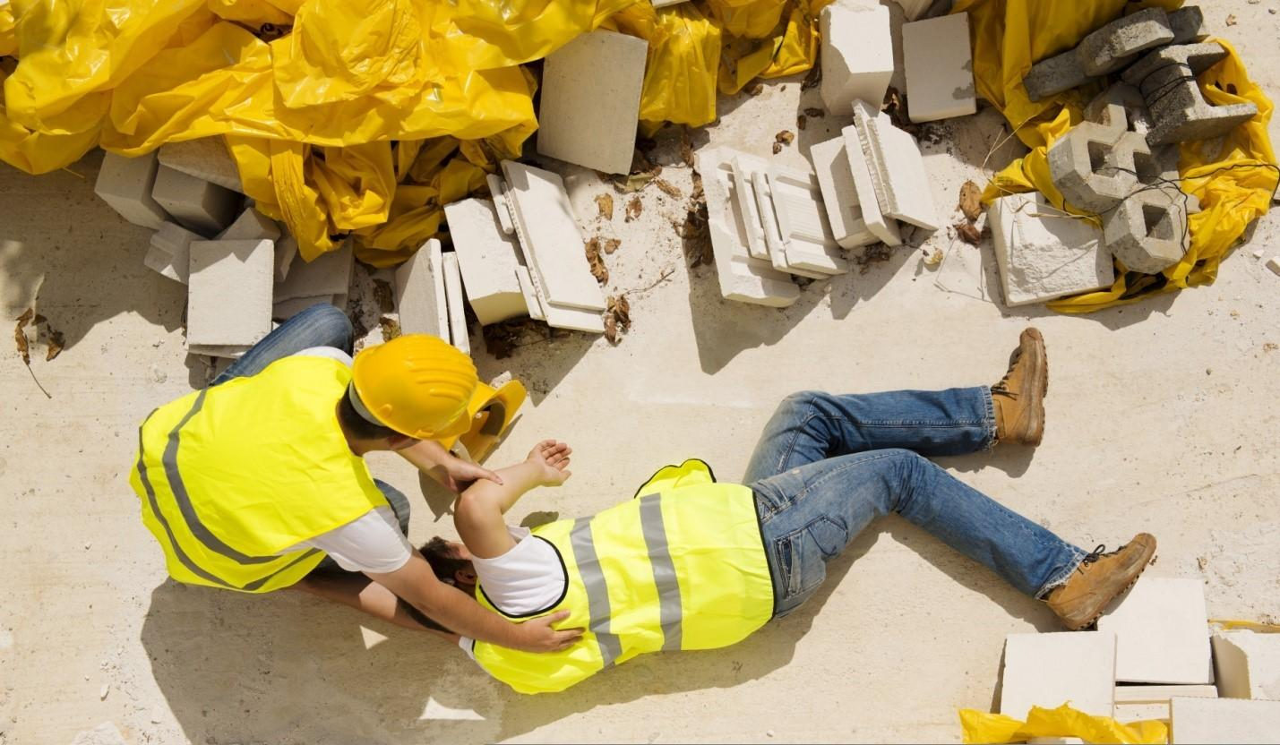 Riesgos Laborales en la Construcci&oacute;n: Tipos y Su Prevenci&oacute;n por Claudio Antonio Ramirez Soto