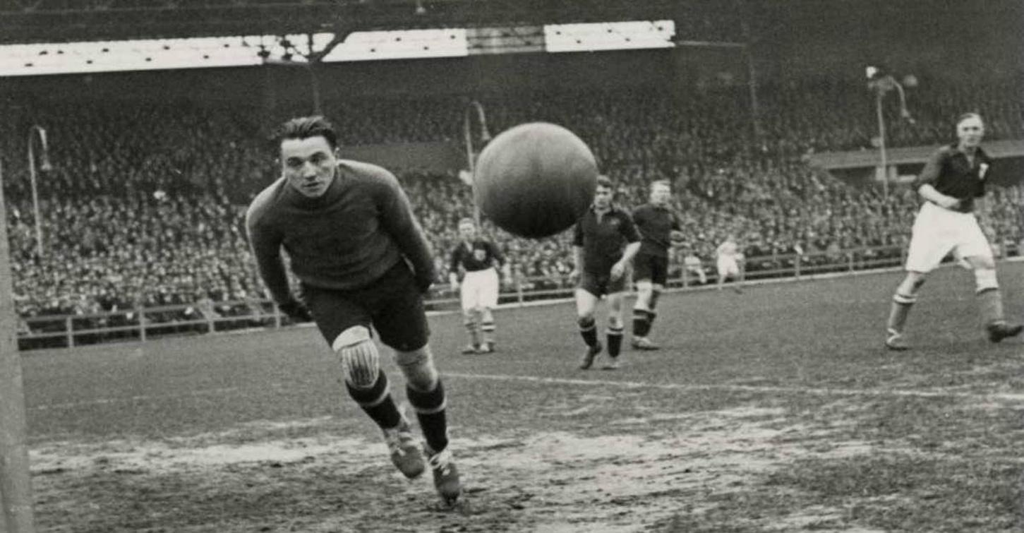 La Historia del Fútbol en Inglaterra: De sus Orígenes a la Élite Mundial por Wilson Alexander Pabón Barreto La Historia del Fútbol en Inglaterra: De sus Orígenes a la Élite Mundial por Wilson Alexander Pabón Barreto