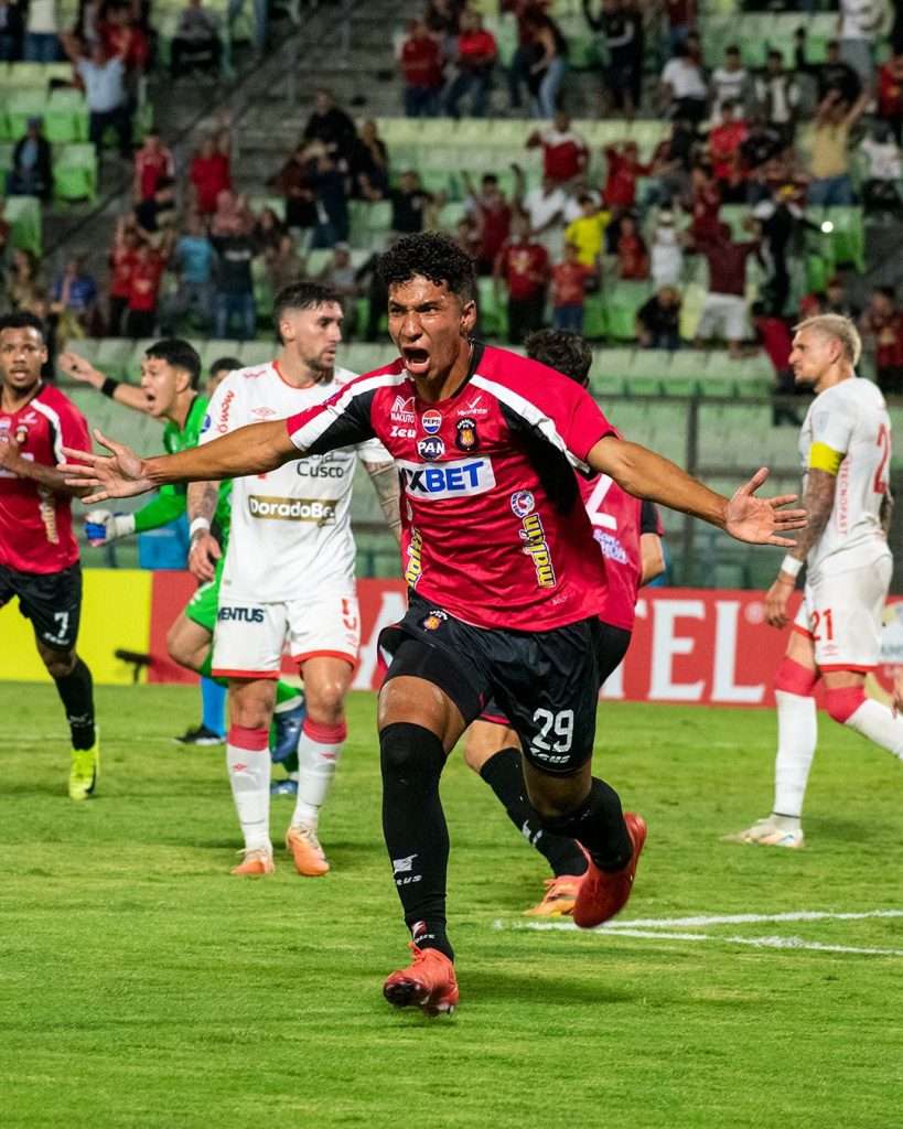 Jos&eacute; Alexander Rond&oacute;n escribe su propia historia