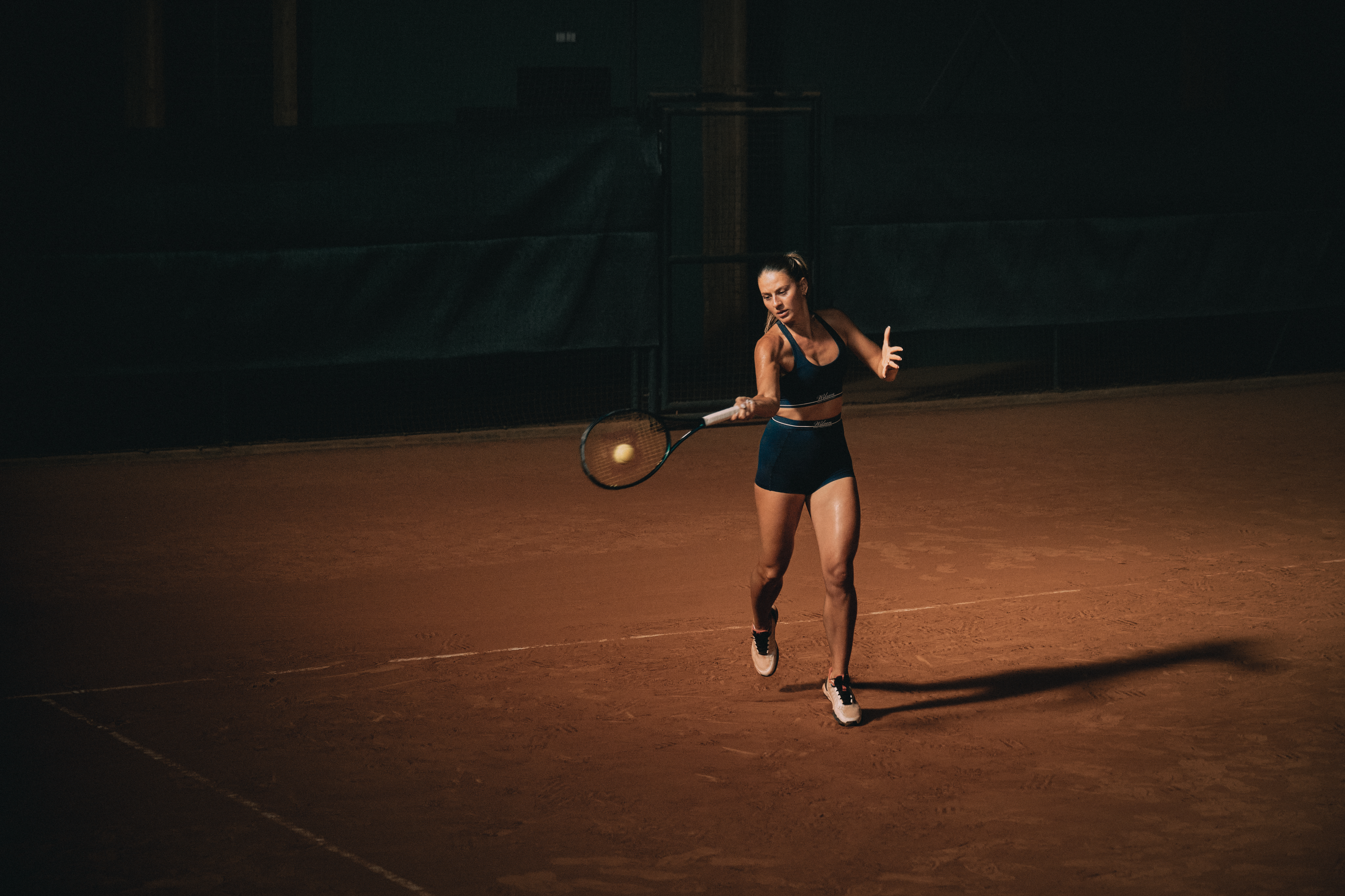 Noti-Deporte: Wilson lanza la primera zapatilla de tenis solo para mujeres: la Intrigue Noti-Deporte: Wilson lanza la primera zapatilla de tenis solo para mujeres: la Intrigue