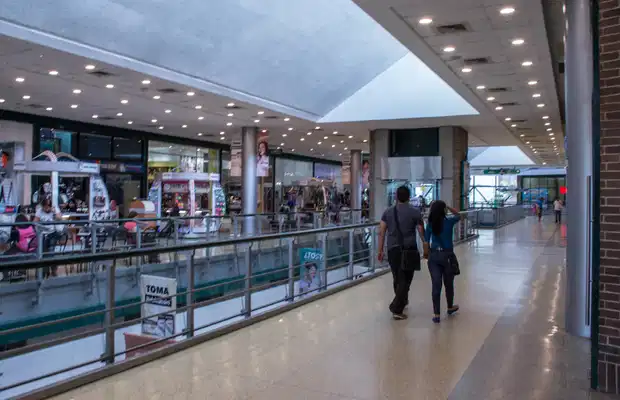 Comparaci&oacute;n de Traki con Otras Tiendas por Departamentos en Venezuela