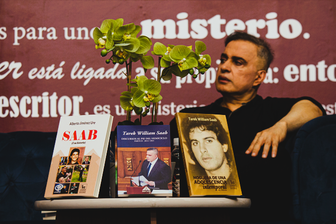 &iexcl;M&aacute;s de cuatro d&eacute;cadas de poes&iacute;a comprometida y vanguardia literaria!
