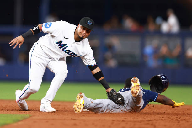 Noti- Deporte: Marlins de Miami y Rays de Tampa Bay Con Sabor Naranja Historia de las Grandes Ligas